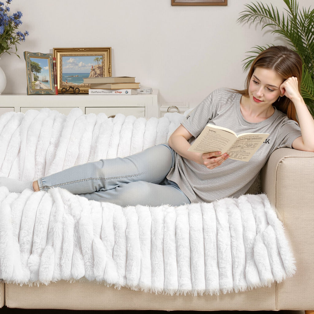 Soft Faux-Fur Throw Blanket